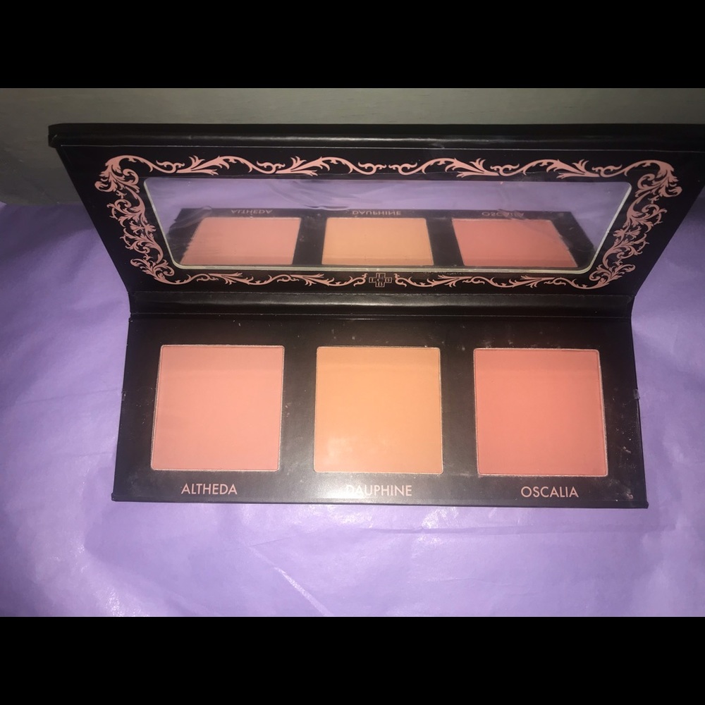NWT LOVECRAFT BEAUTY BLUSH PALETTE